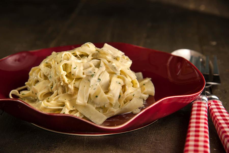 Talharim de Pupunha com Creme de Parmesão Talharim de Pupunha com Creme de Parmesão