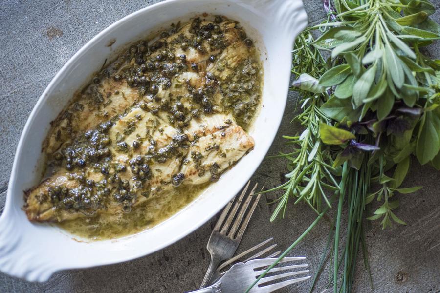 Truta com Pimenta Verde, Manjericão, Limão e Vinho Branco