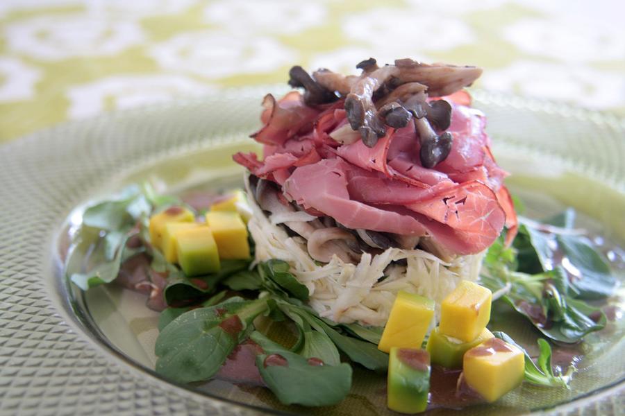 Salada de Palmito Pupunha, Shimeji e Abacate ao Vinagre Balsâmico