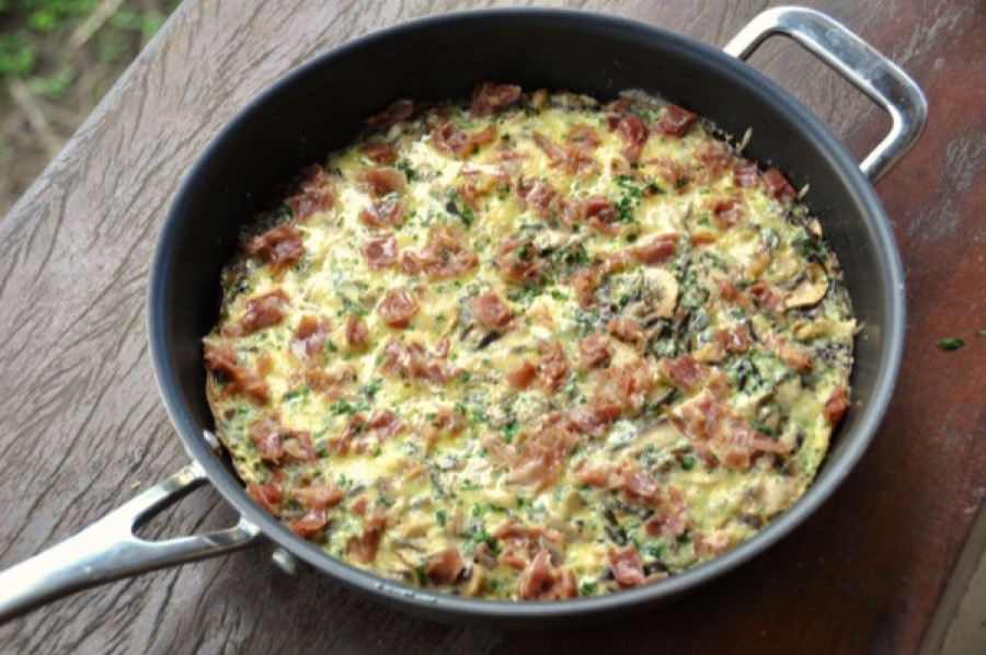 Frittata de Arroz-Selvagem com Cogumelo e Presunto Cru Crocante