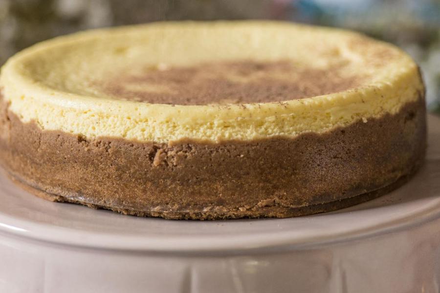 Cheesecake com Gotas de Chocolate Cheesecake com Gotas de Chocolate