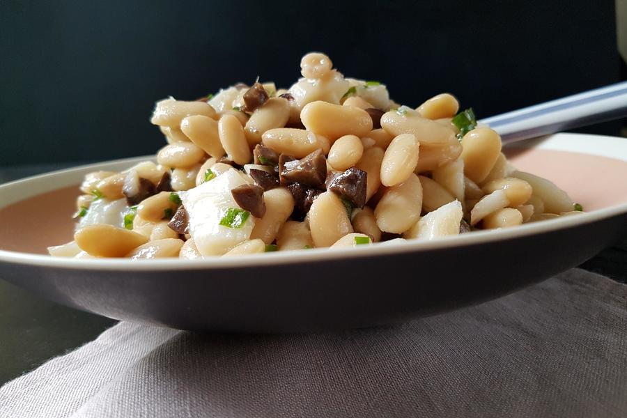 Salada de Feijão-Branco com Bacalhau