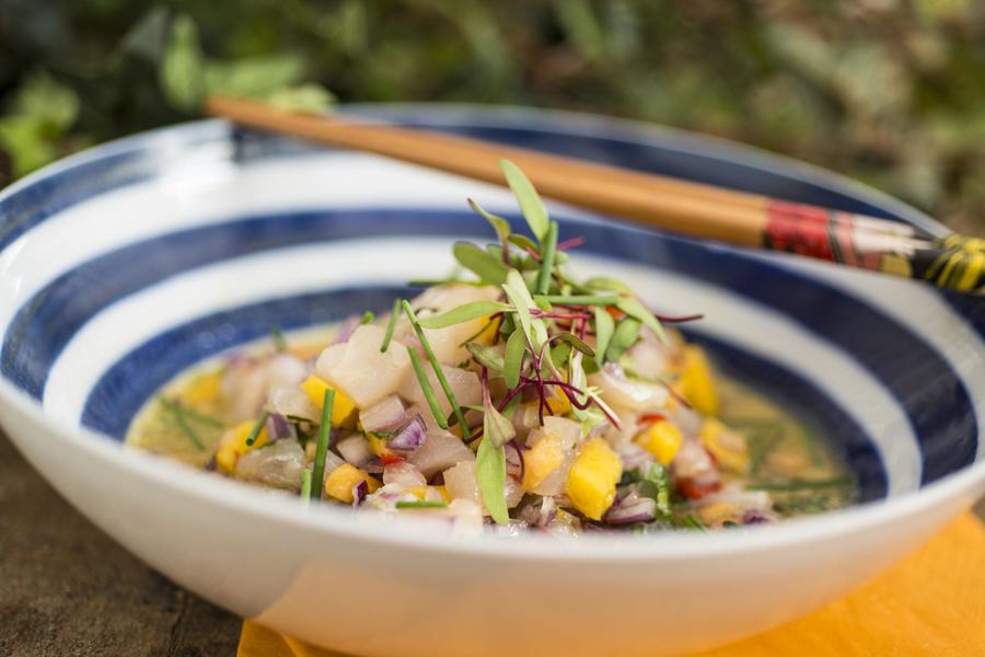 Tartar de Robalo com Frutas Tropicais