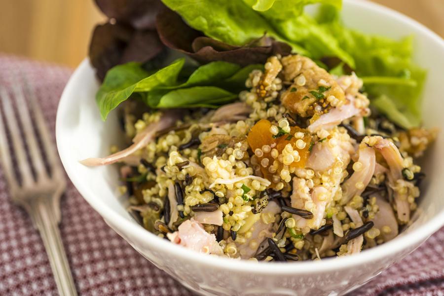 Saladinha de Grãos com Lascas de Frango Defumado