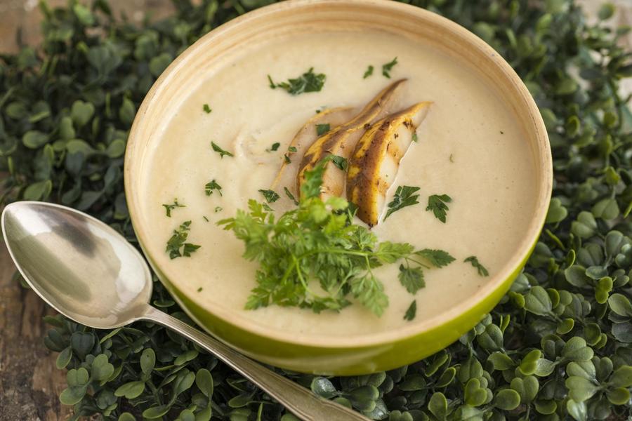 Sopa de Pera com Alho-Poró