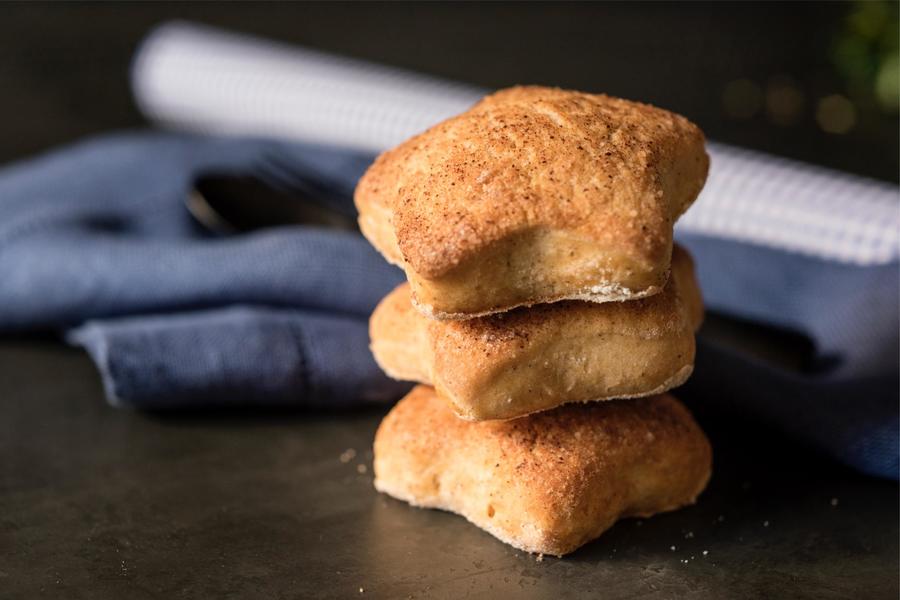 Bolinho de Iogurte com Açúcar e Canela