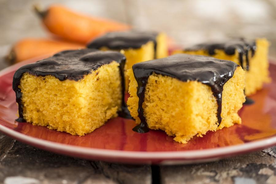 Bolo de Cenoura com Cobertura de Chocolate