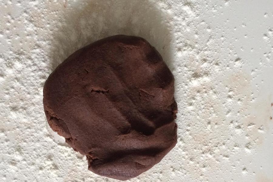 Biscoito de Chocolate Recheado com Baunilha Rosa
