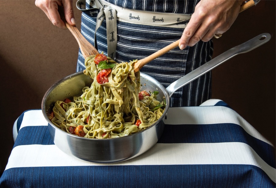 Tagliatelle com Chilli e Molho de Tomate-Cereja