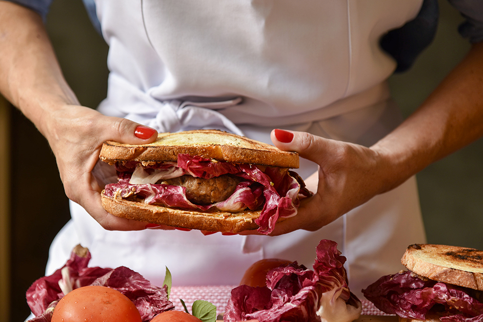 Hambúrguer Siciliano com Mozzarella de Búfala e Manteiga de Tomate Doce