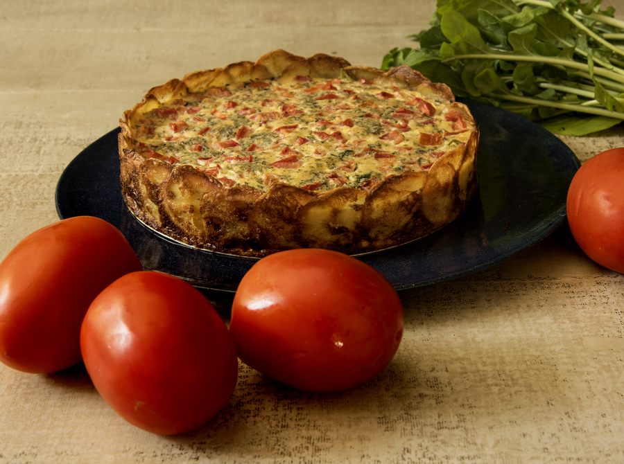 Torta de Rúcula e Tomate com Base de Batata sem Glúten