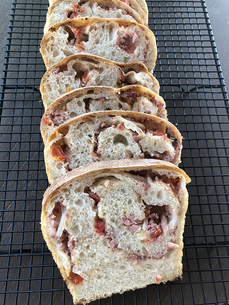 Pão de Linguiça Calabresa com Levain