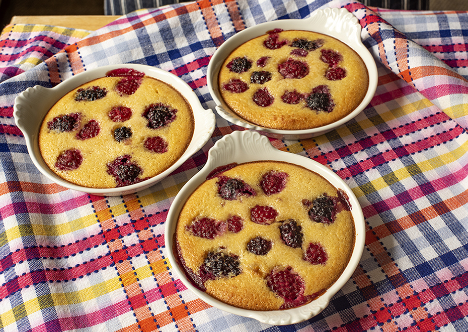 Clafoutis Saudável de Amora e Framboesa