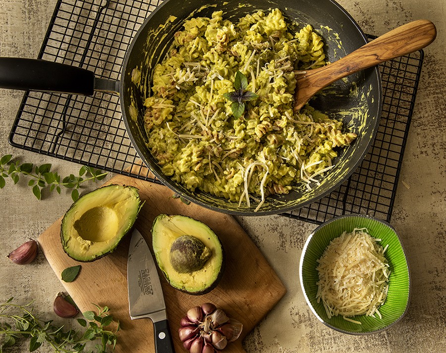 Massa sem Glúten Tricolor com Molho de Avocado