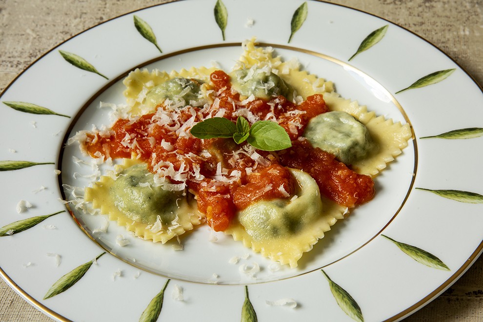 Ravioli de Espinafre e Ricota com Molho de Tomate