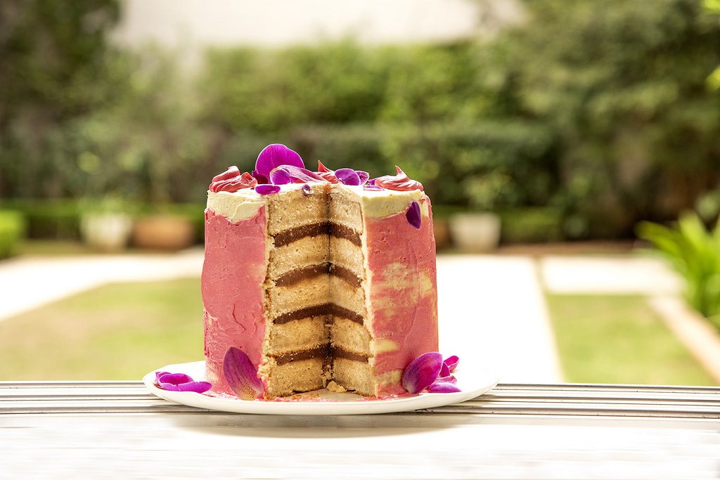 Bolo de Banana com Avelã e Caramelo