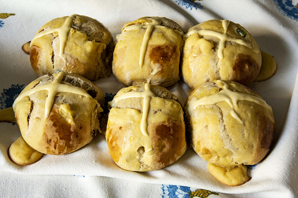 Pão Doce de Páscoa (Hot Cross Bun)