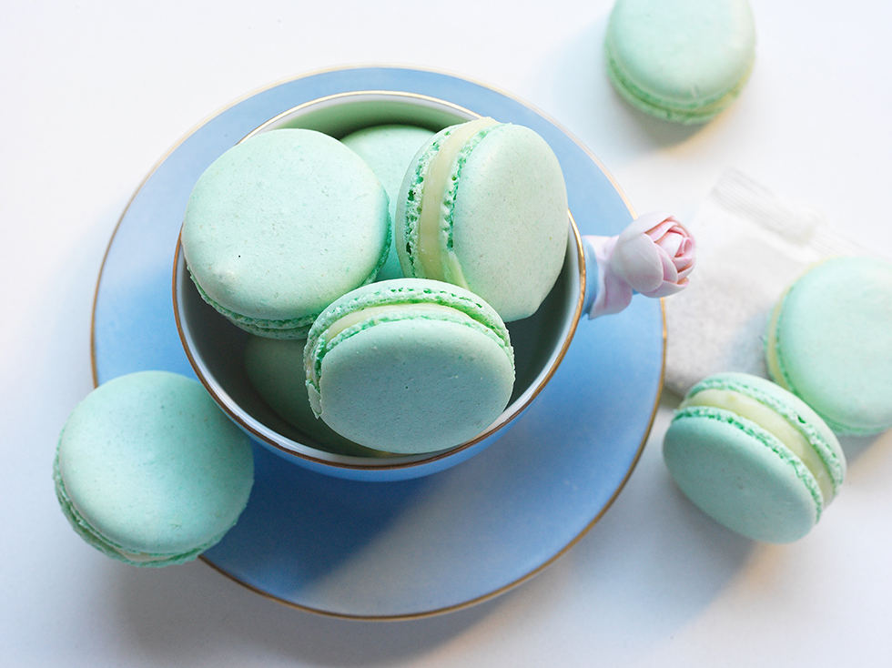 Macaron com Recheio de Chocolate Branco e Capim-Santo