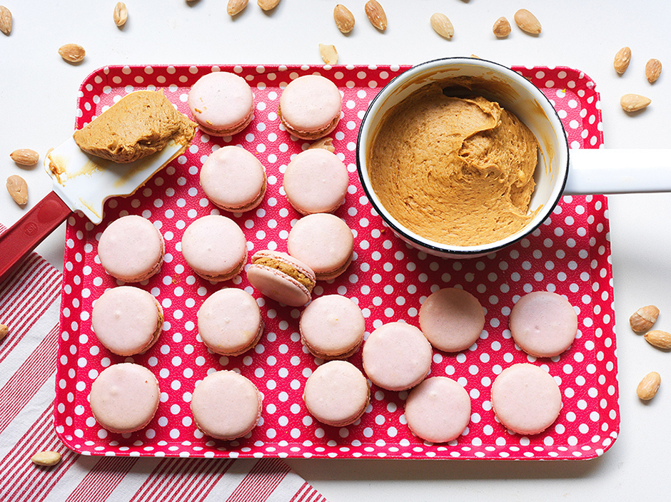 Macaron com Recheio Yolanda (Caramelo e Amêndoa)