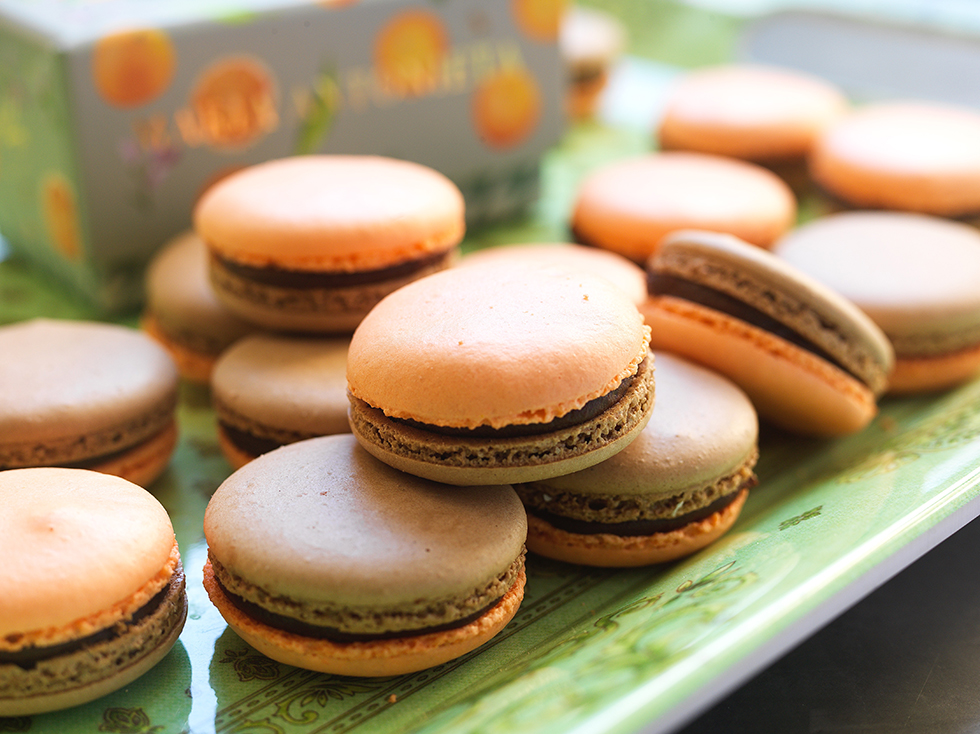 Macaron com Recheio de Chocolate Meio Intenso, Laranja e Cointreau