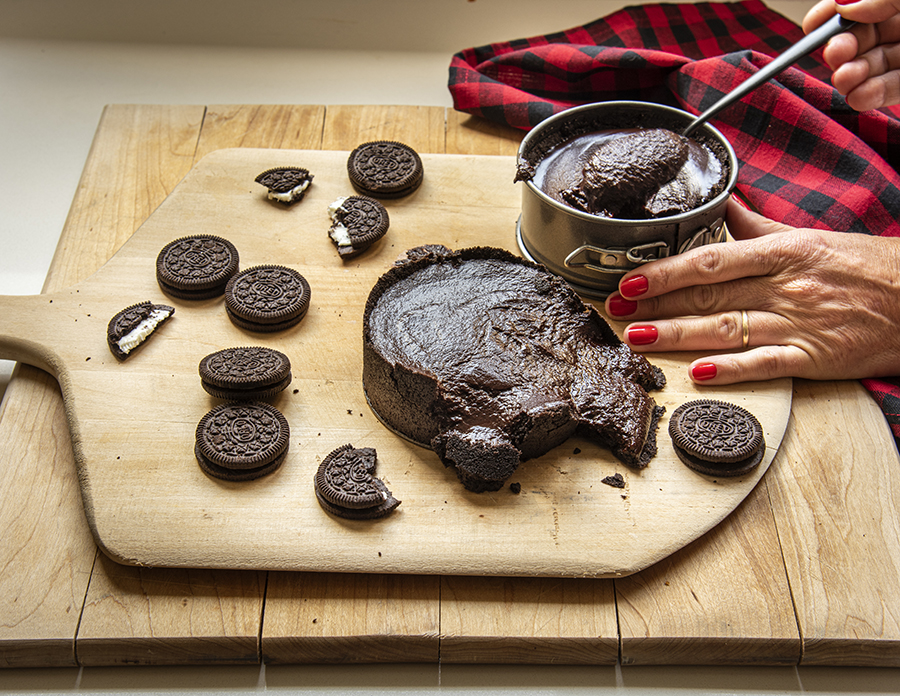 Torta de Oreo com Ganache de Chocolate e Geleia de Morango