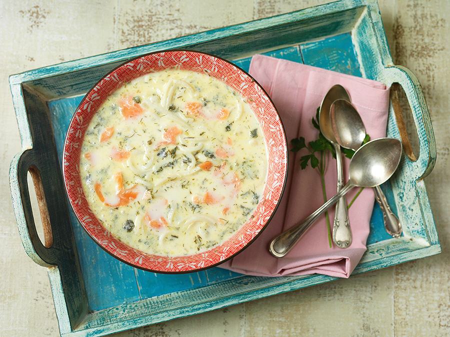 Sopa Cremosa de Espaguete de Palmito com Salmão Defumado