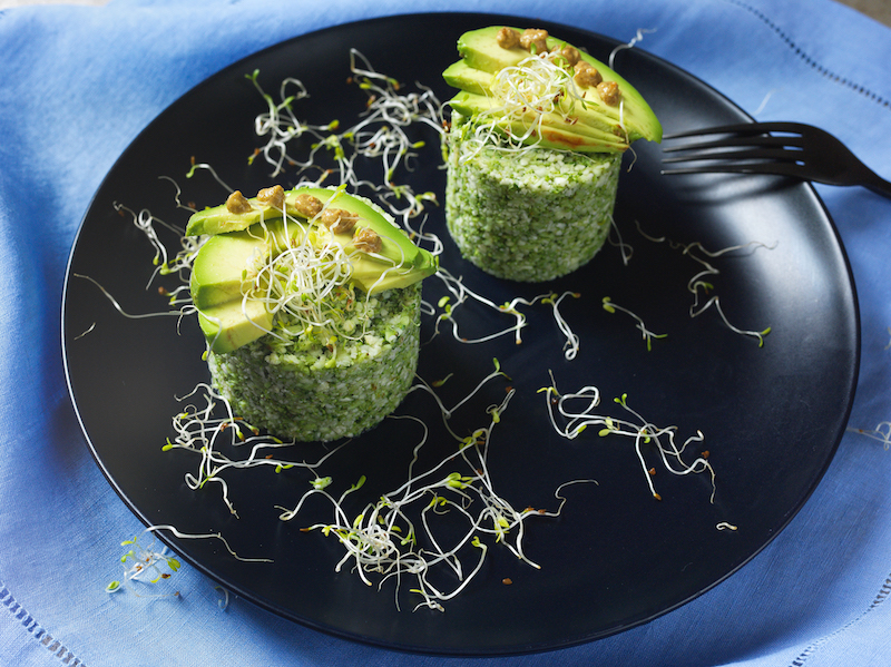 Couscous de Couve-Flor e Brócolis com Avocado e Creme de Curry