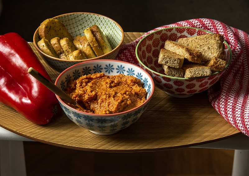 Muhammara (Pasta de Pimentão Vermelho)