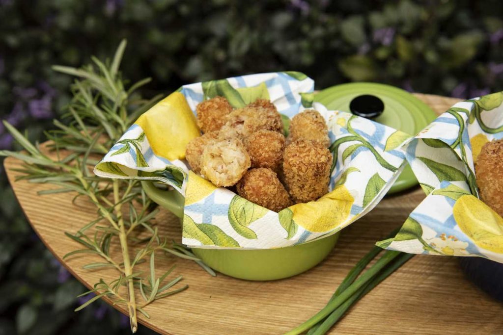 Bolinho de Tapioca Recheado com Carne-Seca