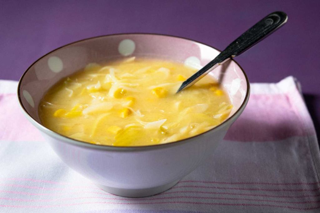 Sopa Cremosa de Milho Verde, Alho-Poró e Batata