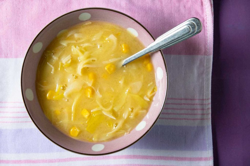 Sopa Cremosa de Milho Verde, Alho-Poró e Batata