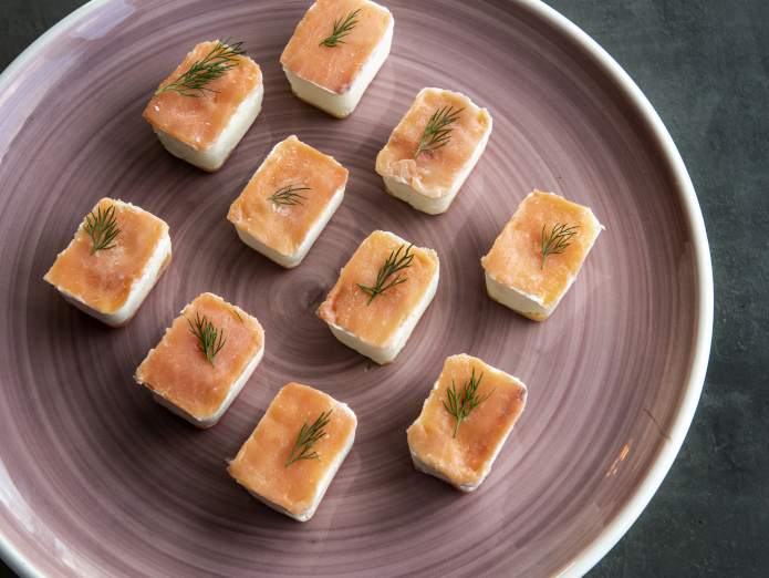 Bombons de Salmão com Queijo de Cabra e Alho-Poró