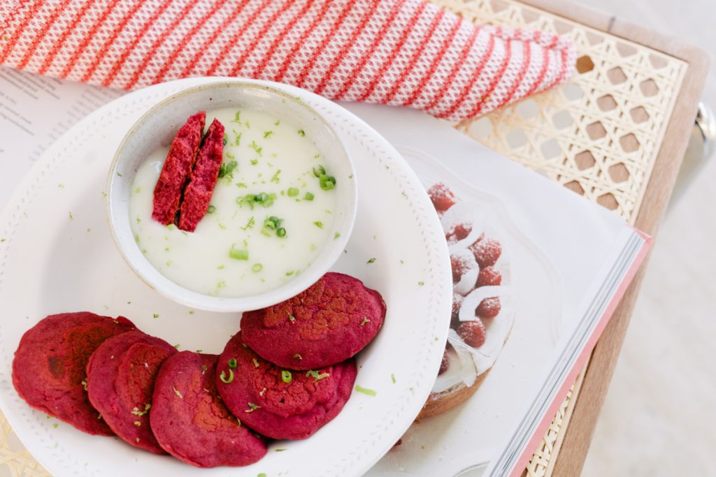 Panqueca de Beterraba ao Molho de Limão-Cravo