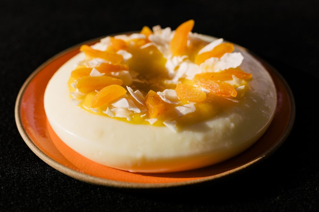 Panna Cotta com Calda de Damasco