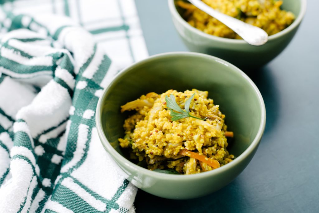 Risoto de Grãos Ancestrais com Cogumelos e Vegetais com Creme de Abóbora