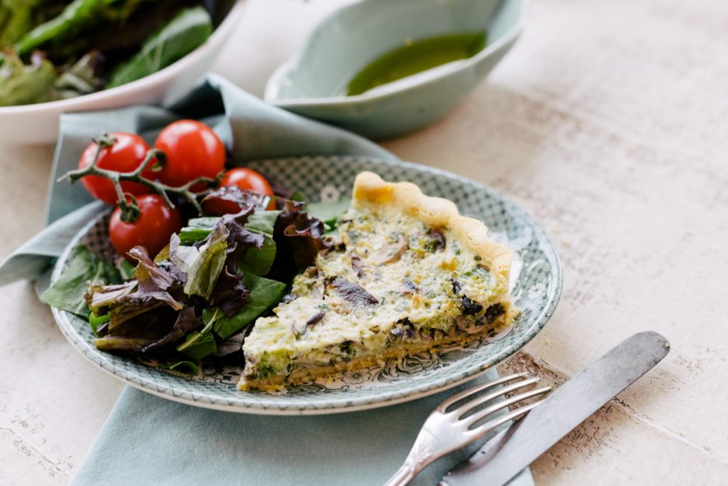 Quiche de Brócolis com Cogumelos (Massa de Grão-de-Bico)