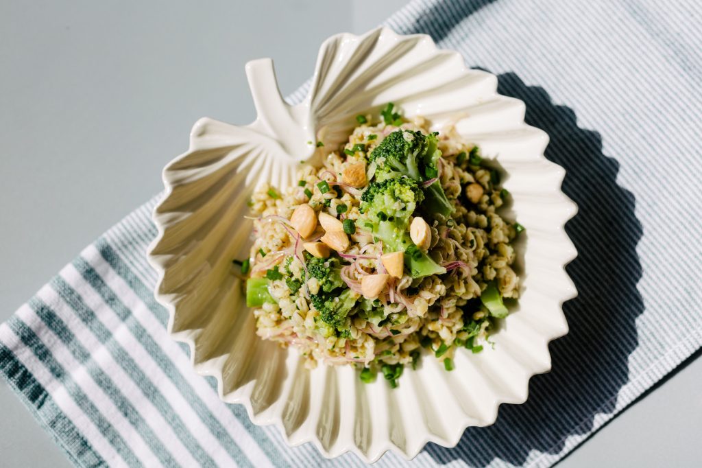 Salada de Cevadinha, Brócolis e Amêndoa