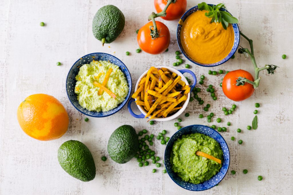 Palitos de Abóbora com Trio de Dips (Avocado e Laranja, Ketchup com Manjericão, Ervilha com Iogurte)