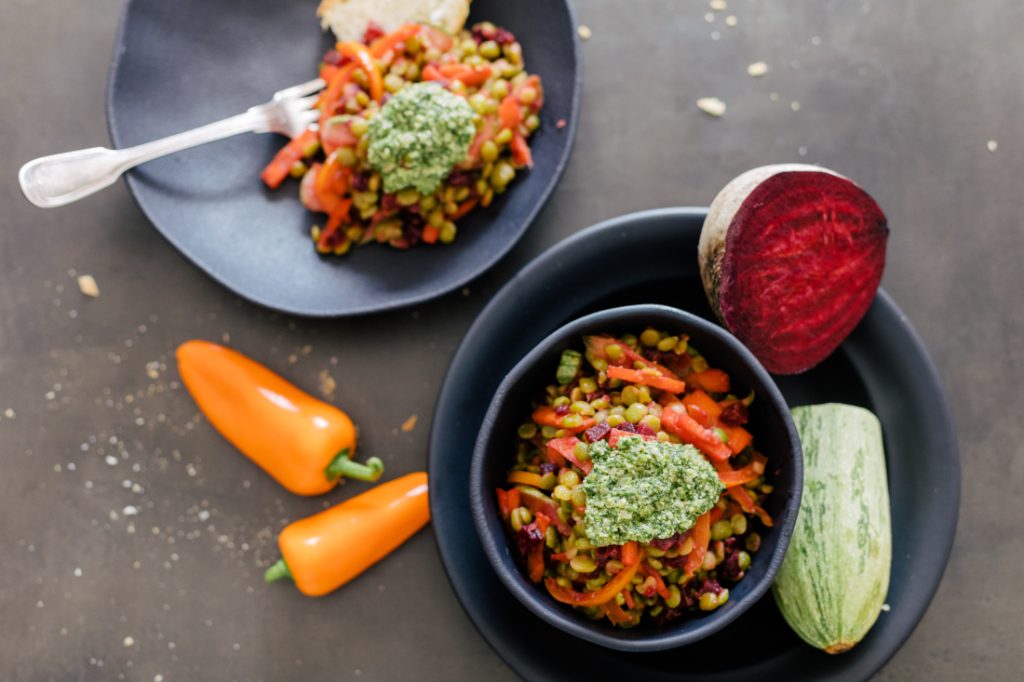 Salada de Lentilha com Legumes e Pesto de Semente de Girassol