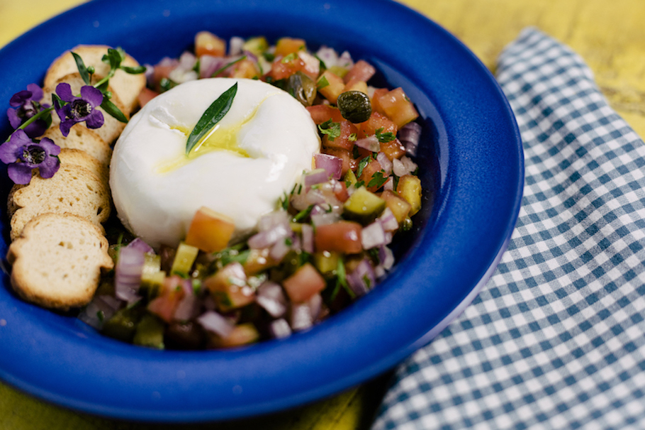 Tartar de Tomate com Burrata