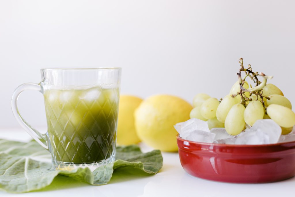 Suco de Chá Verde, Uva, Limão-Siciliano e Couve