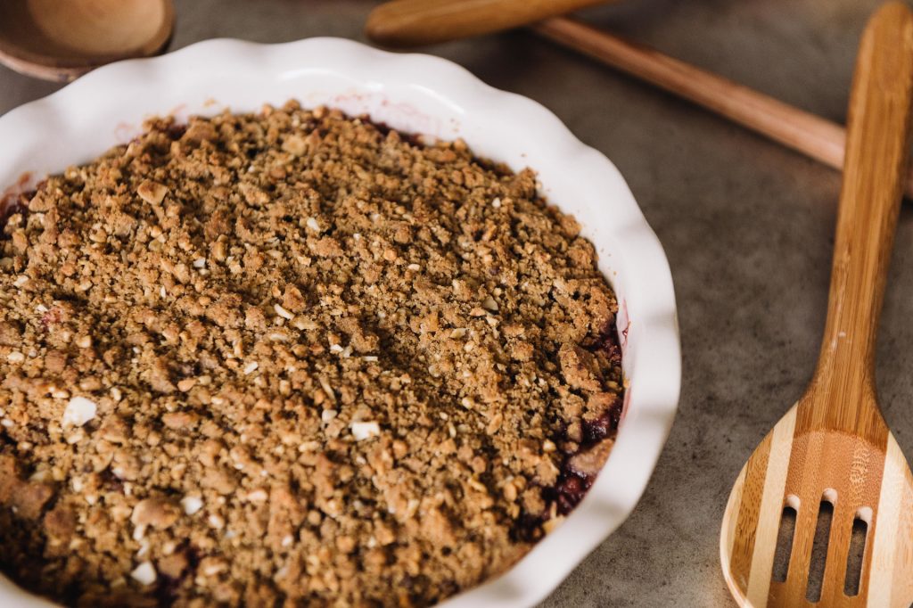 Crumble de Frutas Marinadas