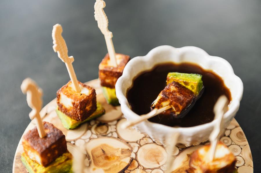 Entradinha de Abóbora com Queijo de Coalho e Melado de Café