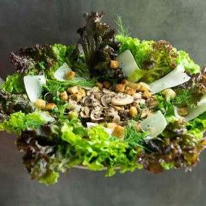 Salada de Folhas com Cogumelo e Croûtons