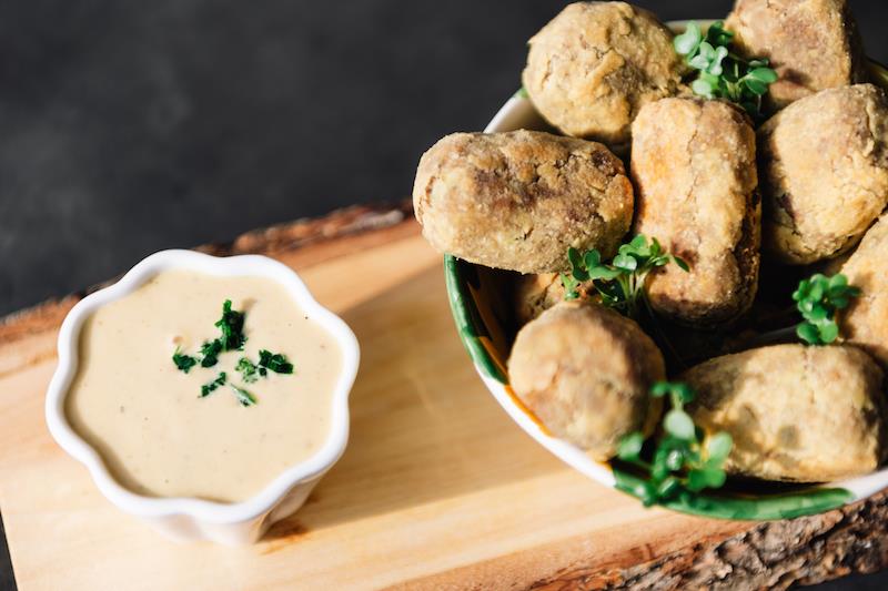 Croquete Assado de Carne com Molho de Café