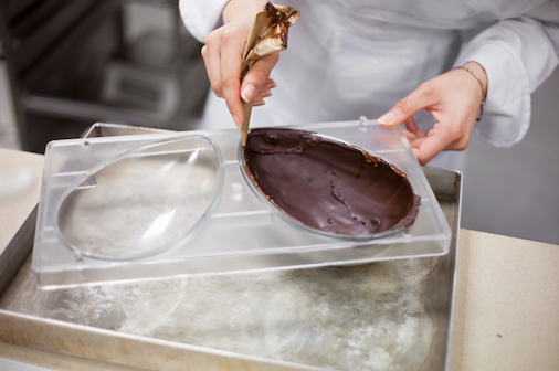 Ovo de Páscoa – Confira uma seleção de utensílios para trabalhar com chocolate