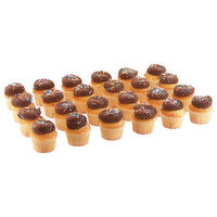 Brookshire's White Cupcakes with Chocolate Icing - 1 Each 