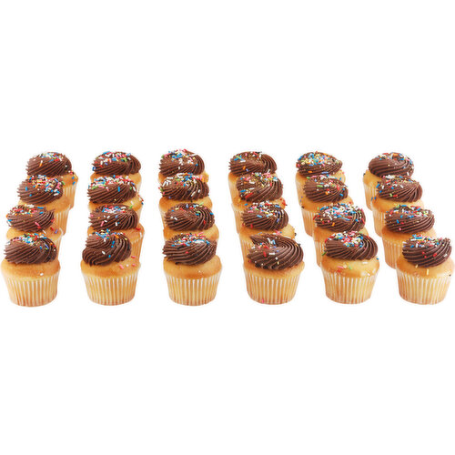 Brookshire's White Cupcakes with Chocolate Icing