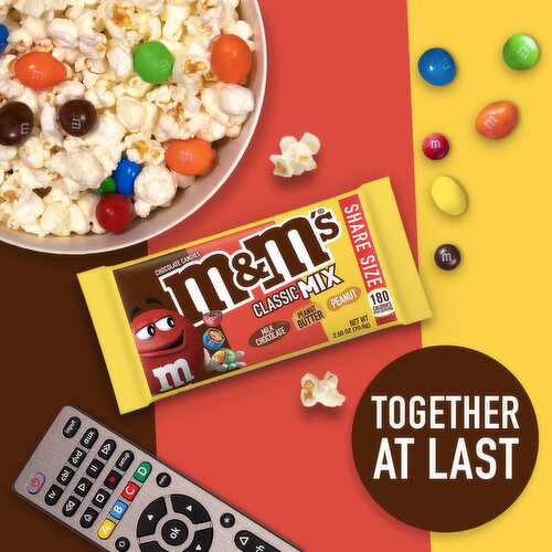 M&M'S Contains eighteen (18) 2.5-ounce Share Size bags of M&M'S Classic Mix Chocolate Candy