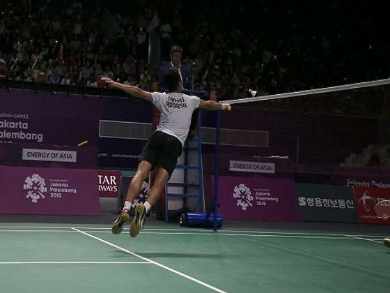 Badminton is not only about winning. What is important to me is about playing hard, doing my best and putting up a good show for the spectators.